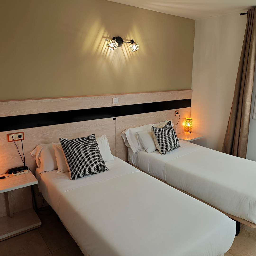habitacion-doble-dos-camas-estandar-hostal-fronton-madrid